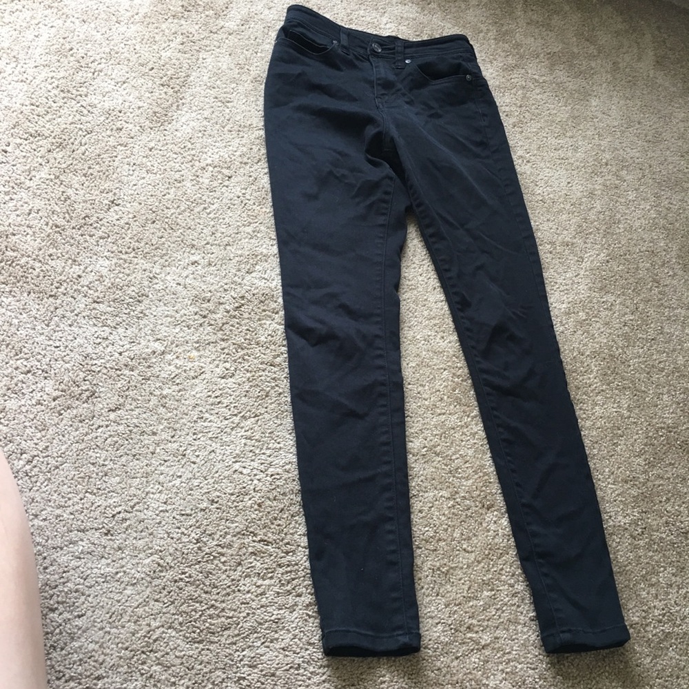 Black skinny jeans